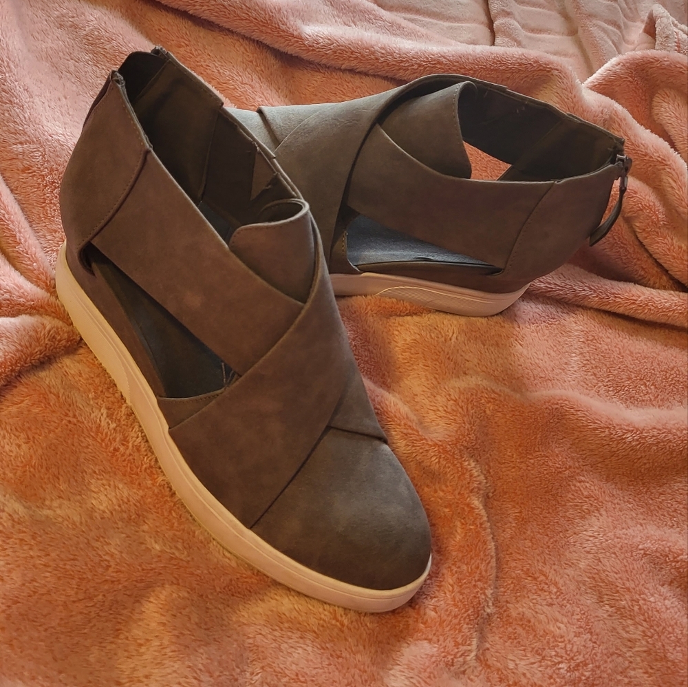 Womens comfy shoes